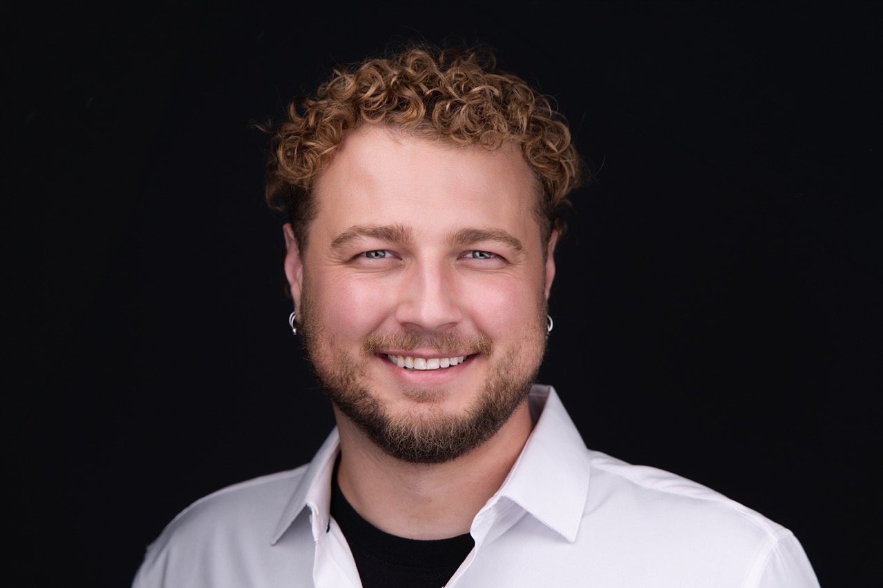 Executive headshot Denver